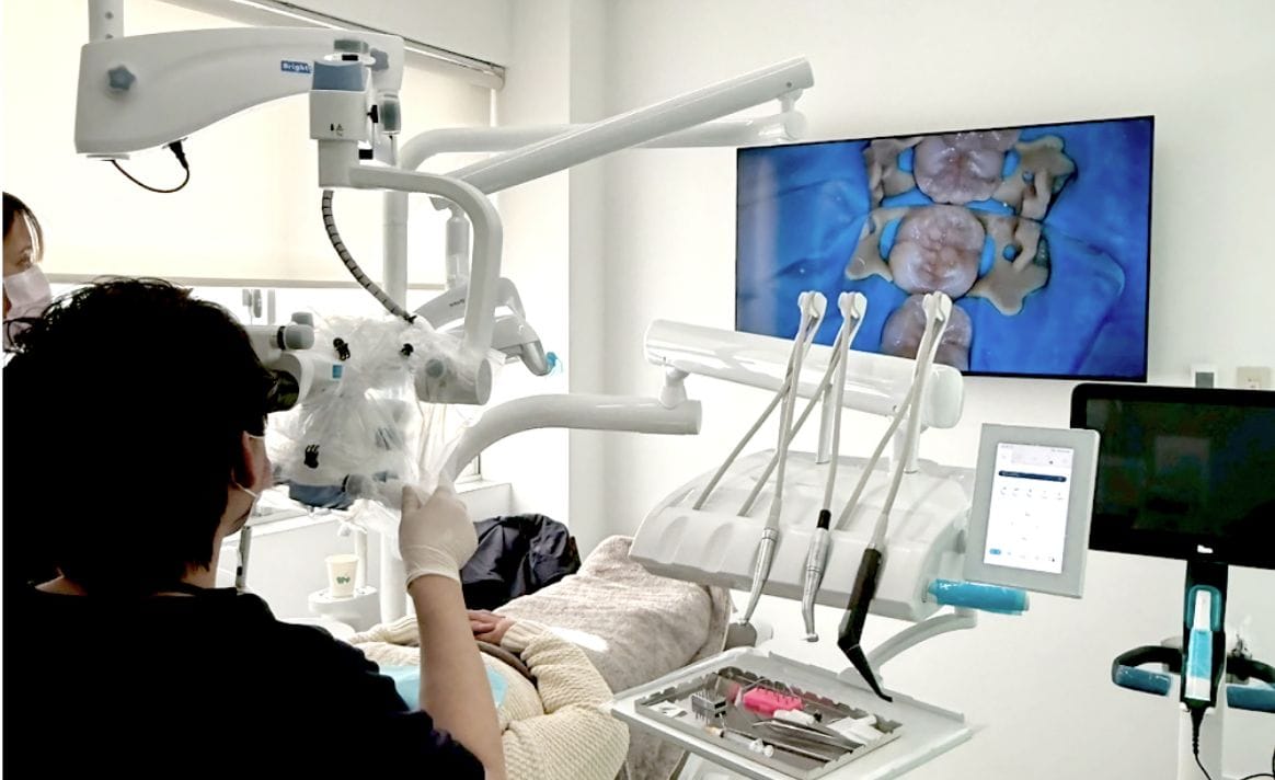 丁寧なむし歯治療風景